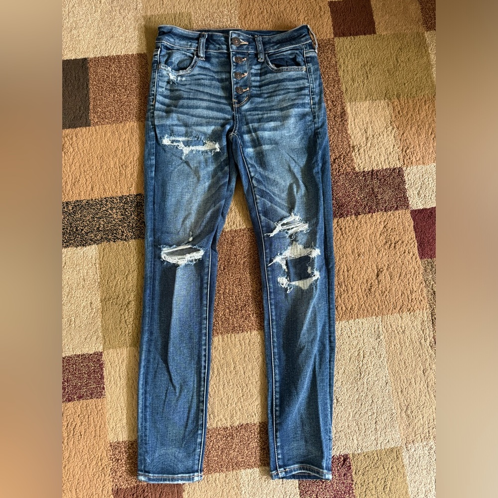 Ripped high rise American Eagle jeans